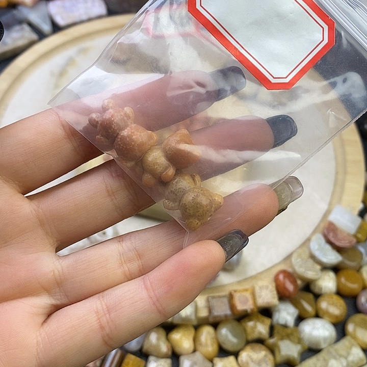 针钠钙石（海纹石）未镶嵌颈饰