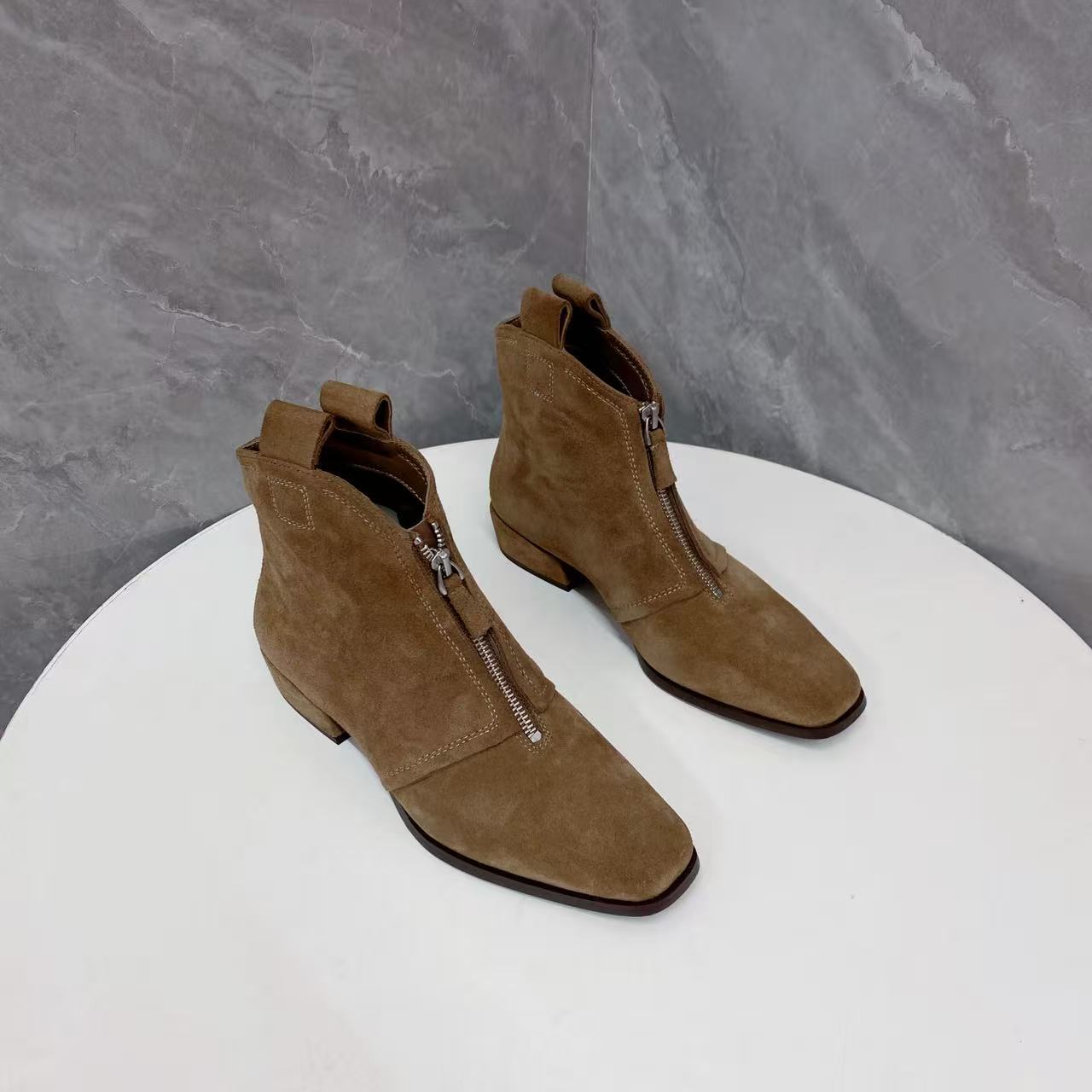 C9696 驼色 时尚气质2025新款前拉链复古女百搭时装靴子