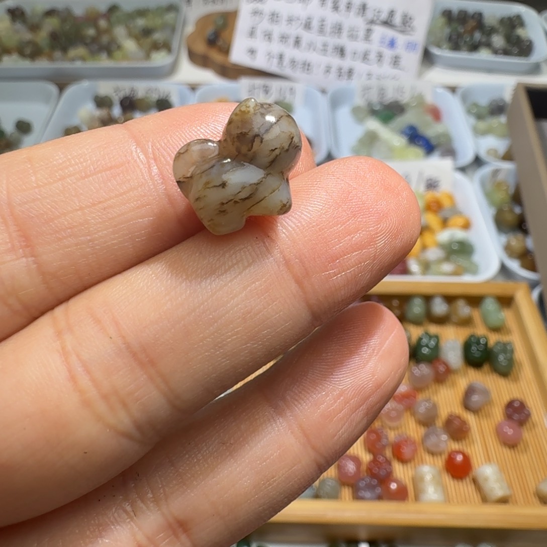 和田玉未镶嵌珠宝奇石