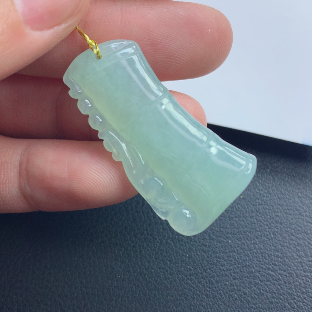 翡翠颈饰未镶嵌竹节