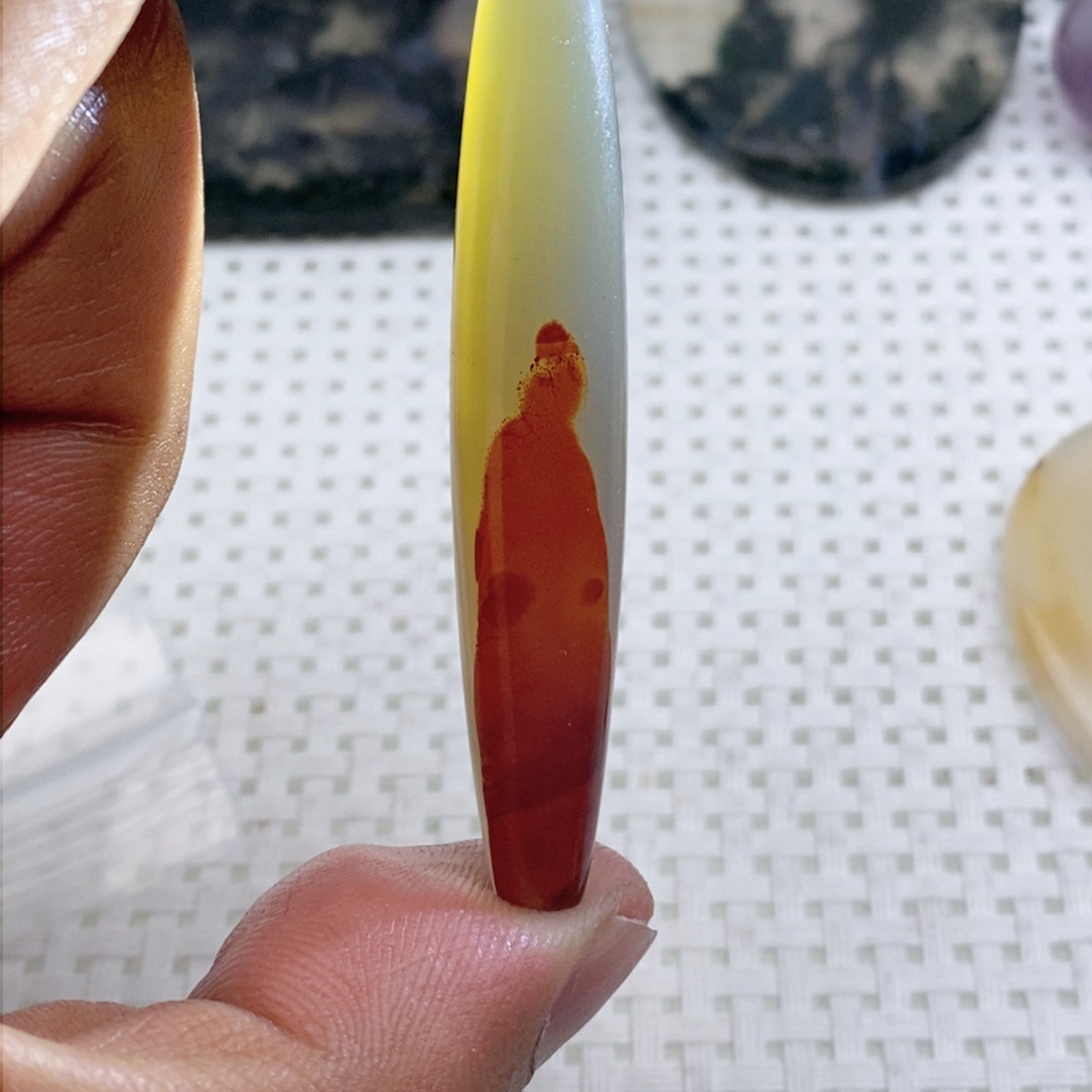 玛瑙/玉髓颈饰未镶嵌红**石