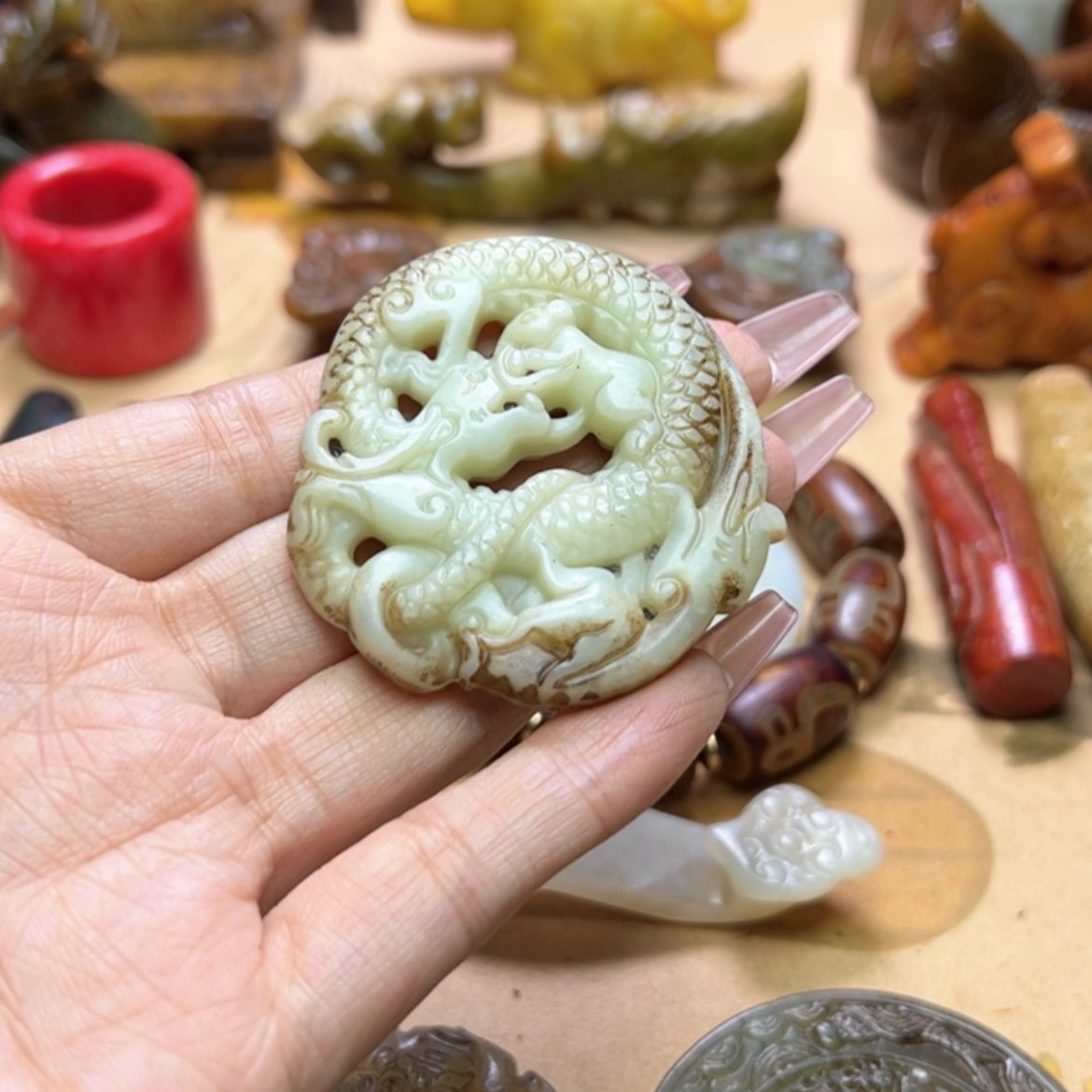 【闪购商品】蛇纹石玉颈饰未镶嵌