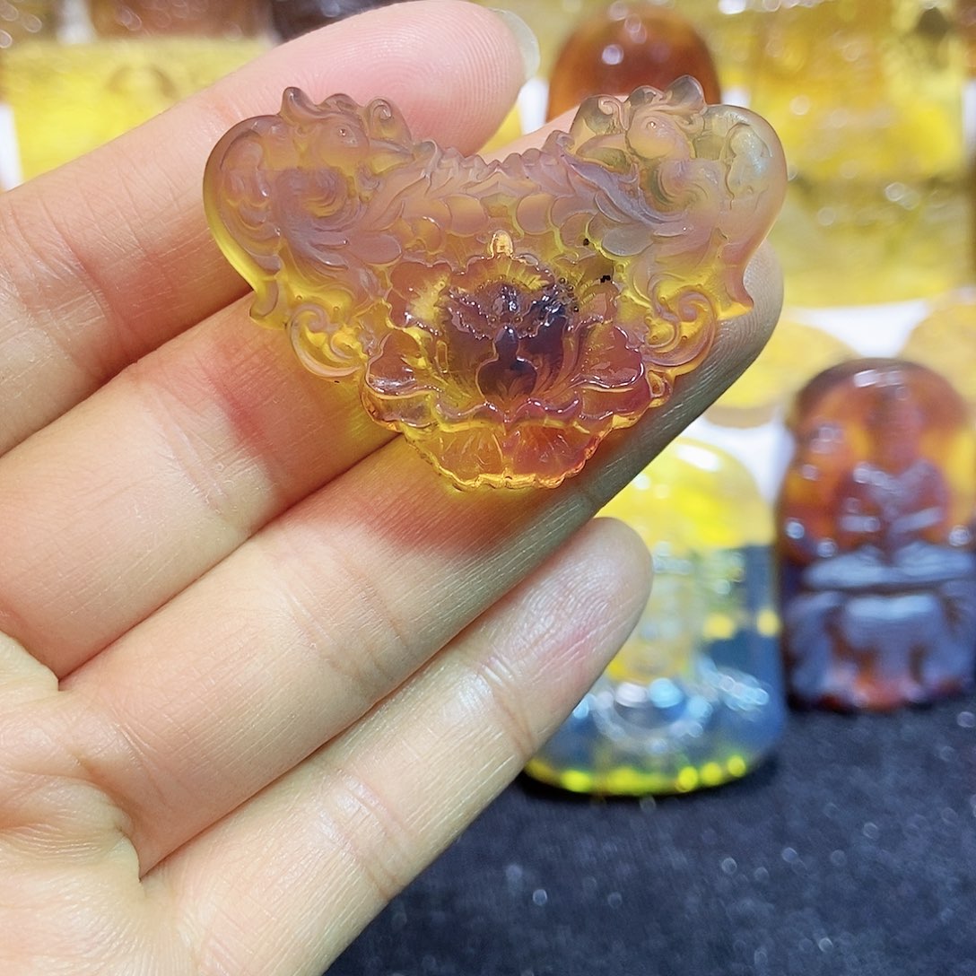 琥珀颈饰未镶嵌凤凰