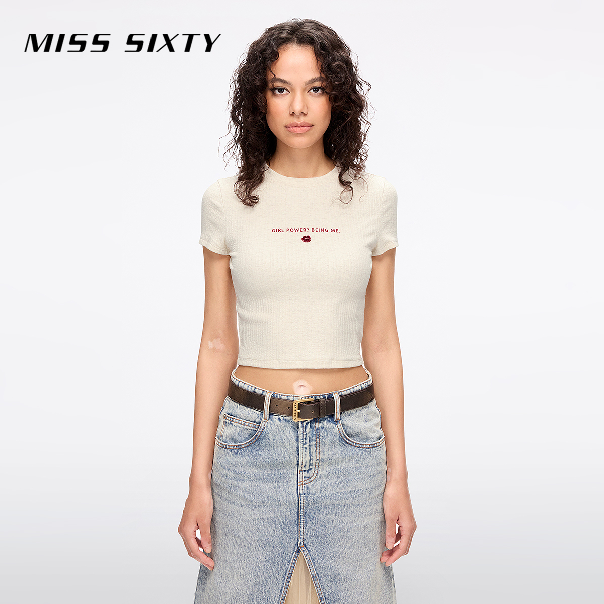 Miss Sixty2025夏季新款短袖T恤女双面提花针织刺绣钉珠唇印上衣
