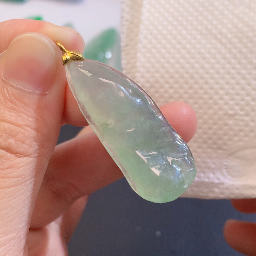 翡翠未镶嵌吊坠(不含链)752