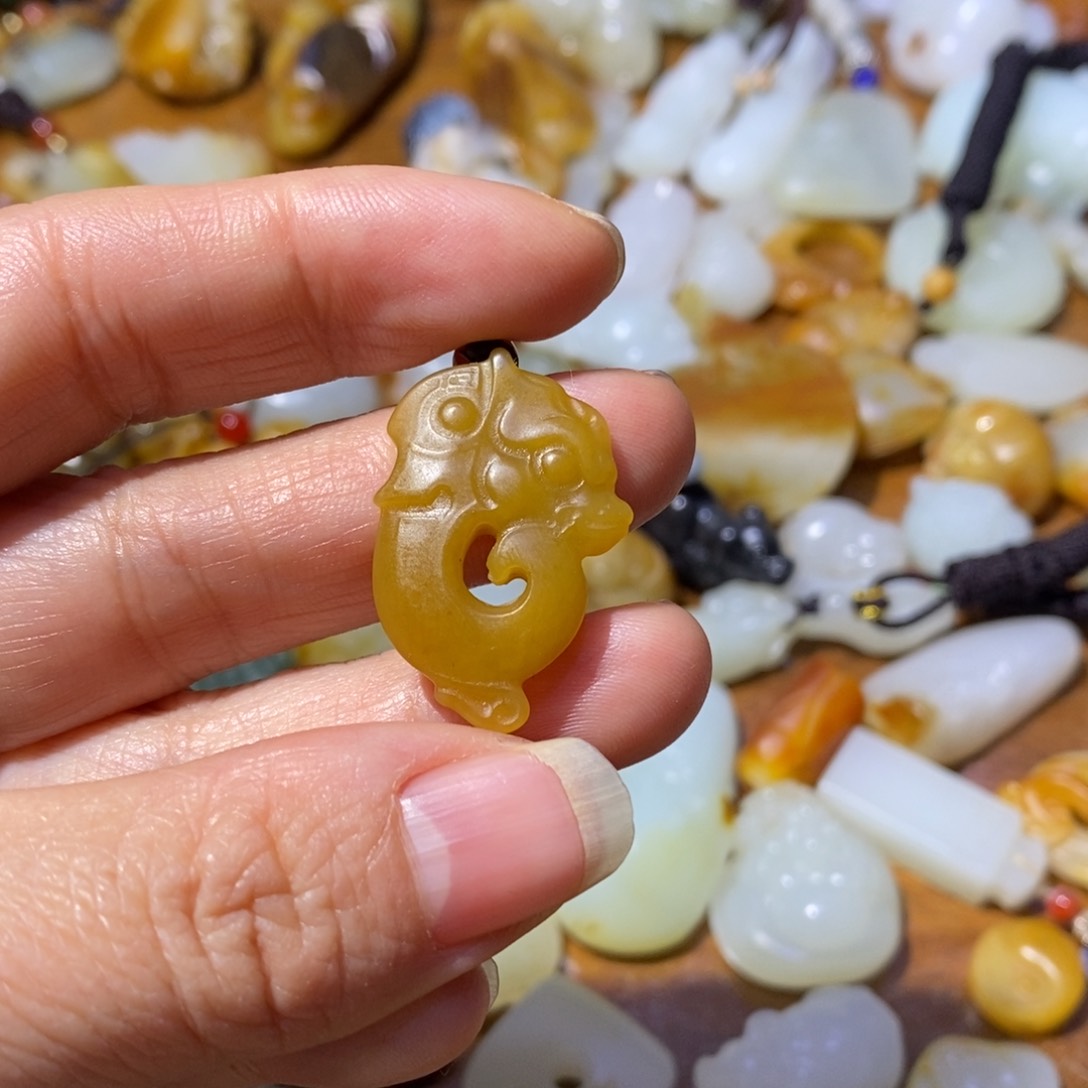 和田玉颈饰未镶嵌C***u