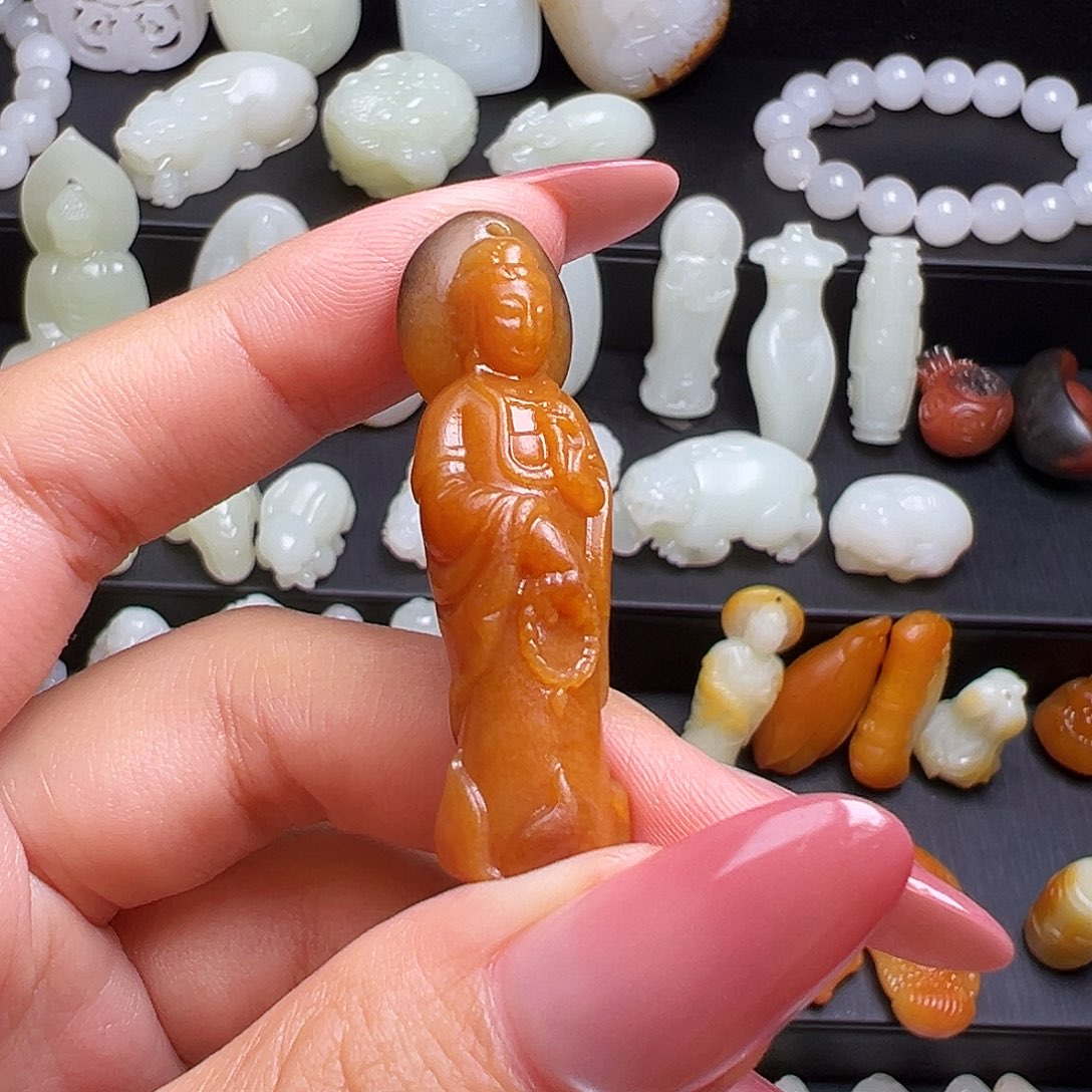 追***明和田玉未镶嵌颈饰