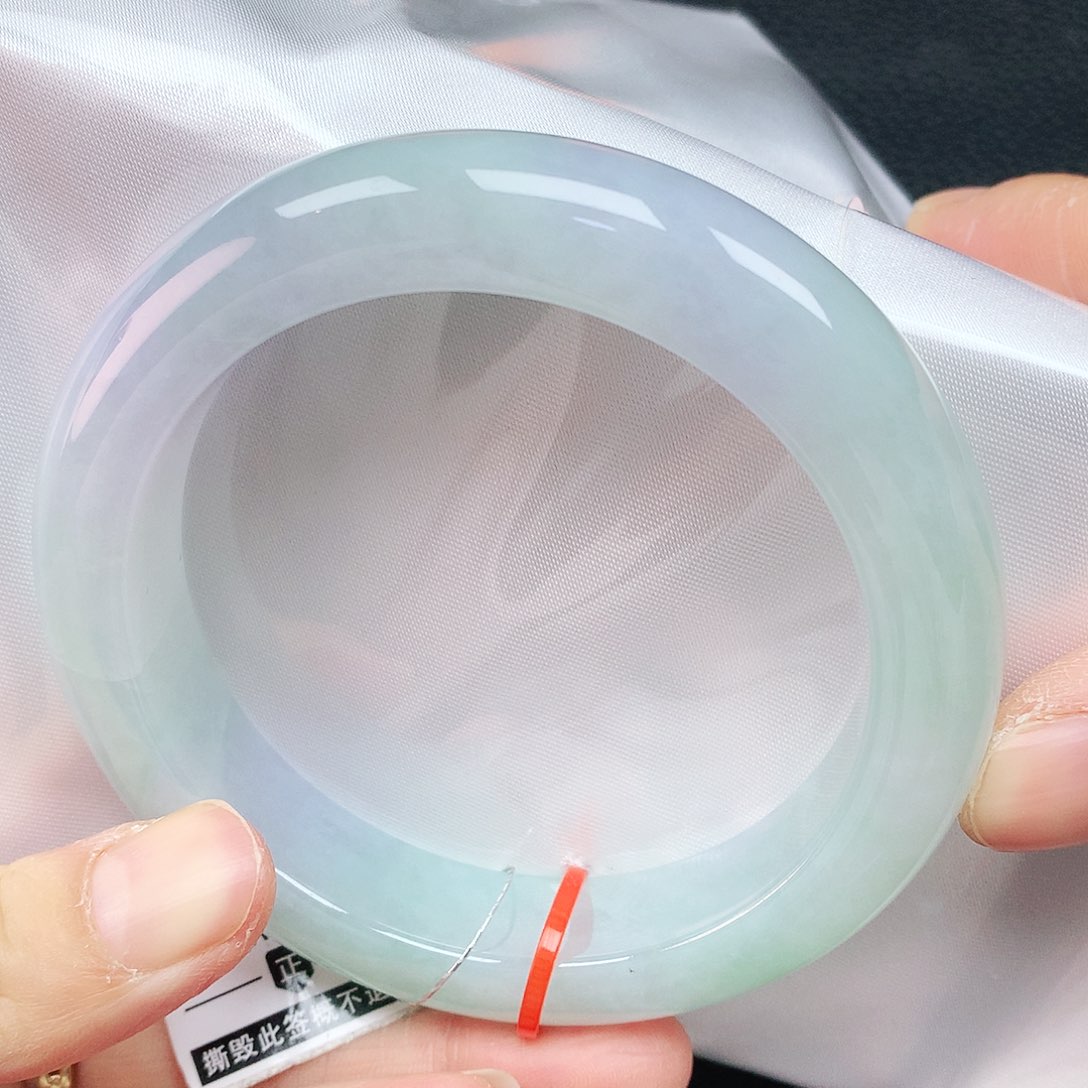 翡翠手镯未镶嵌59圈