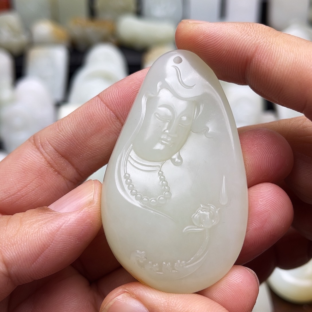 和田玉颈饰未镶嵌