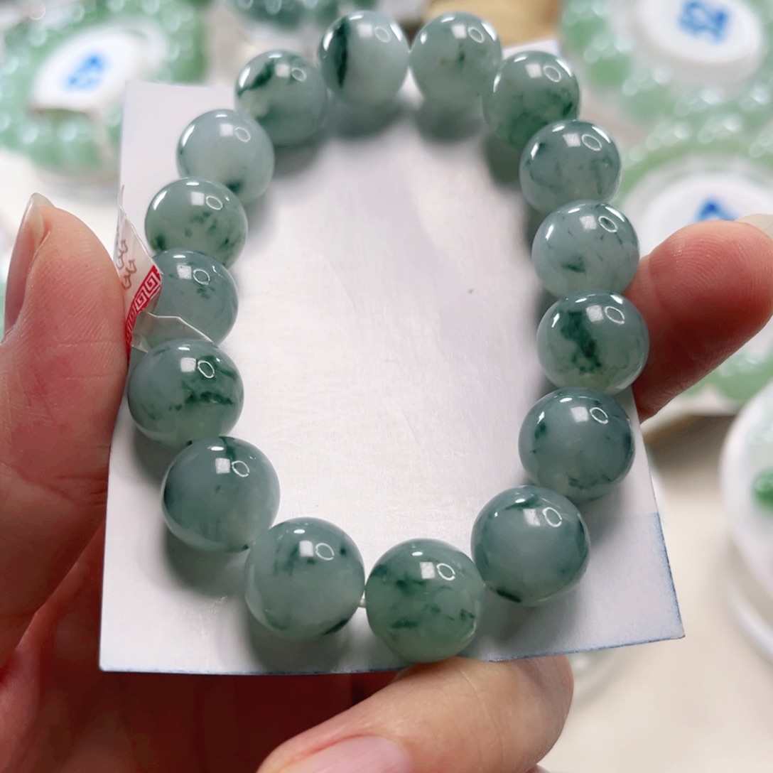 叶****翡翠未镶嵌手链手串12.9