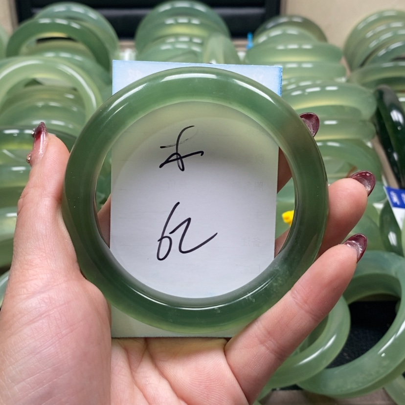 【闪购商品】蛇纹石玉手镯未镶嵌木*