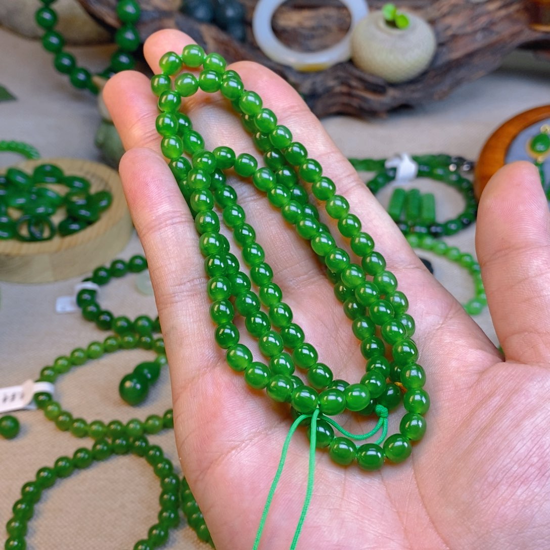 捭***阖和田玉未镶嵌颈饰