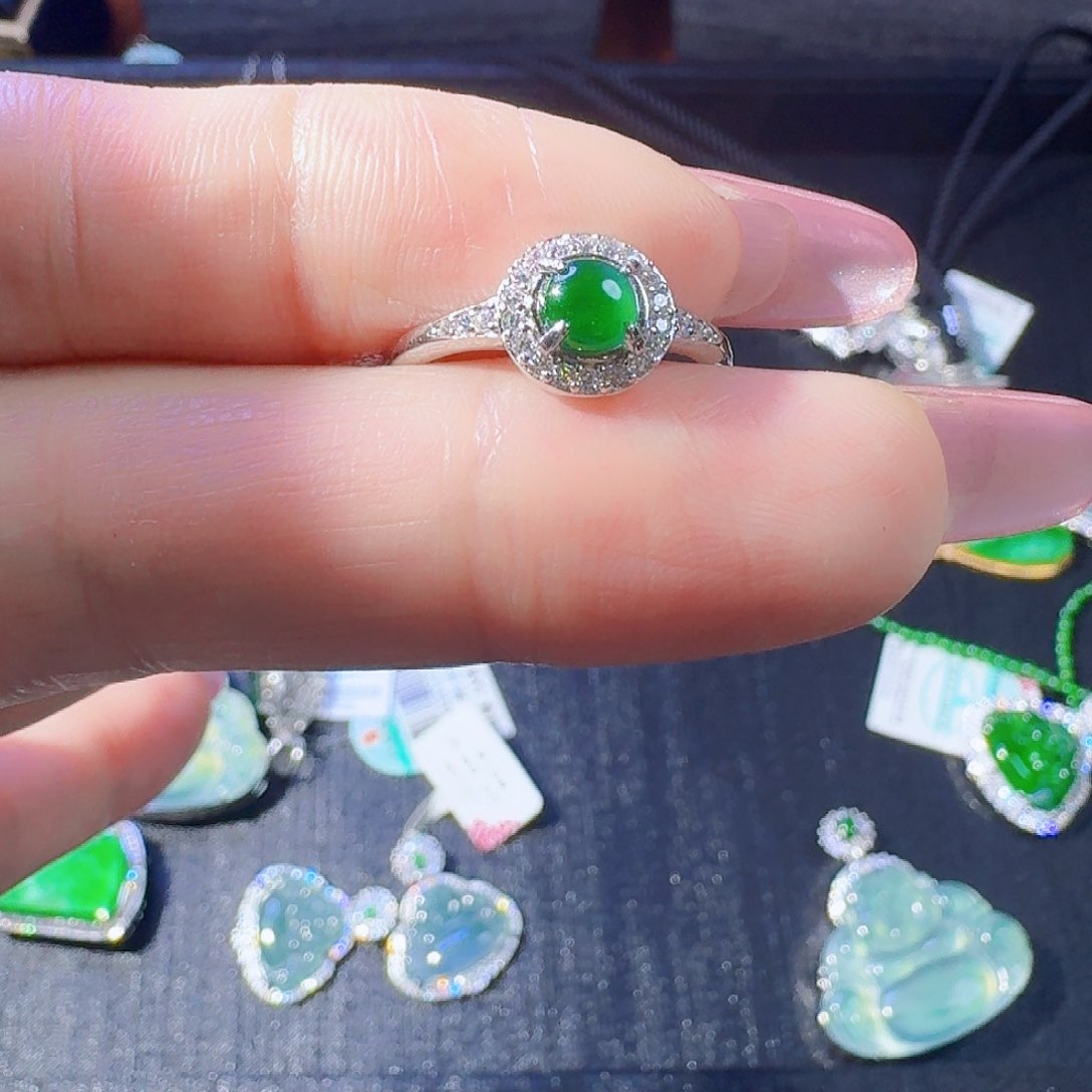 翡翠手镯未镶嵌天然翡A货