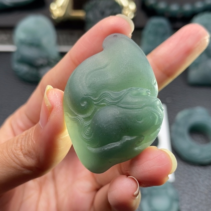 定制翡翠未镶嵌龙王翡翠