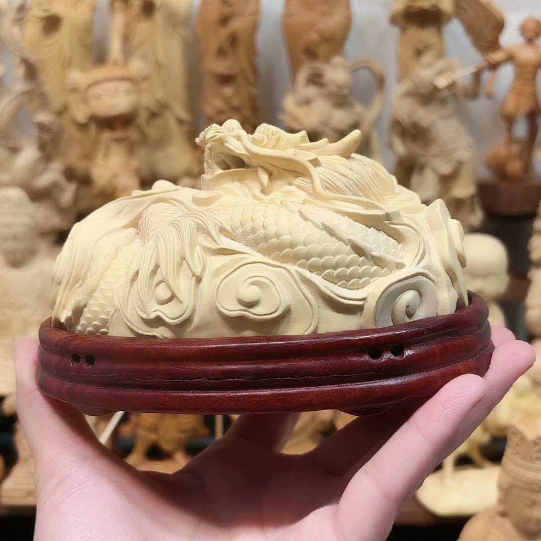 黄杨木黄杨木龙香炉瑕疵