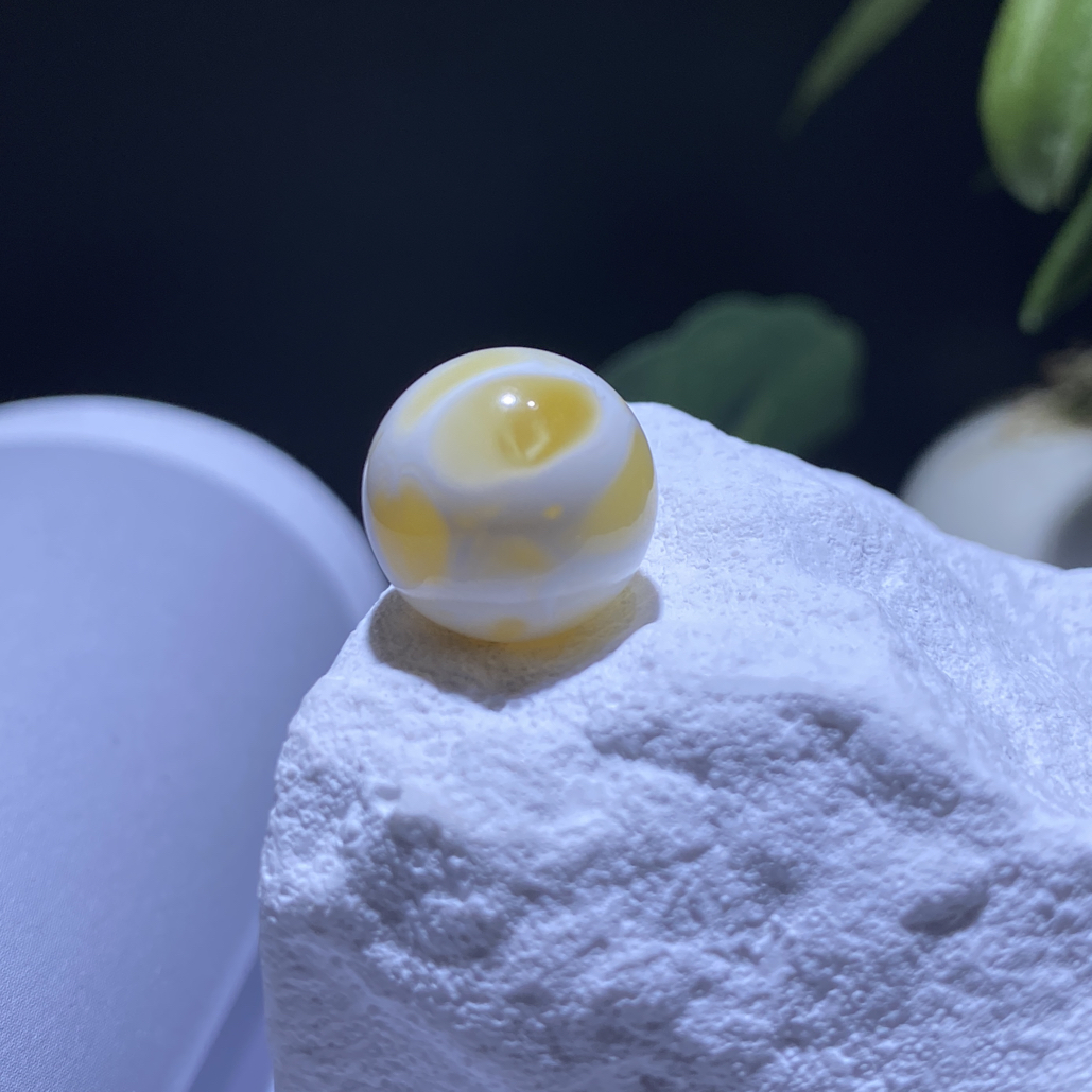 12.7mm 天然原矿蜜蜡俄料金漆白妖孽溶洞眼睛珠子