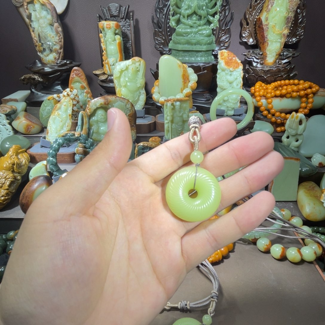 透闪石质玉平安扣 未镶嵌