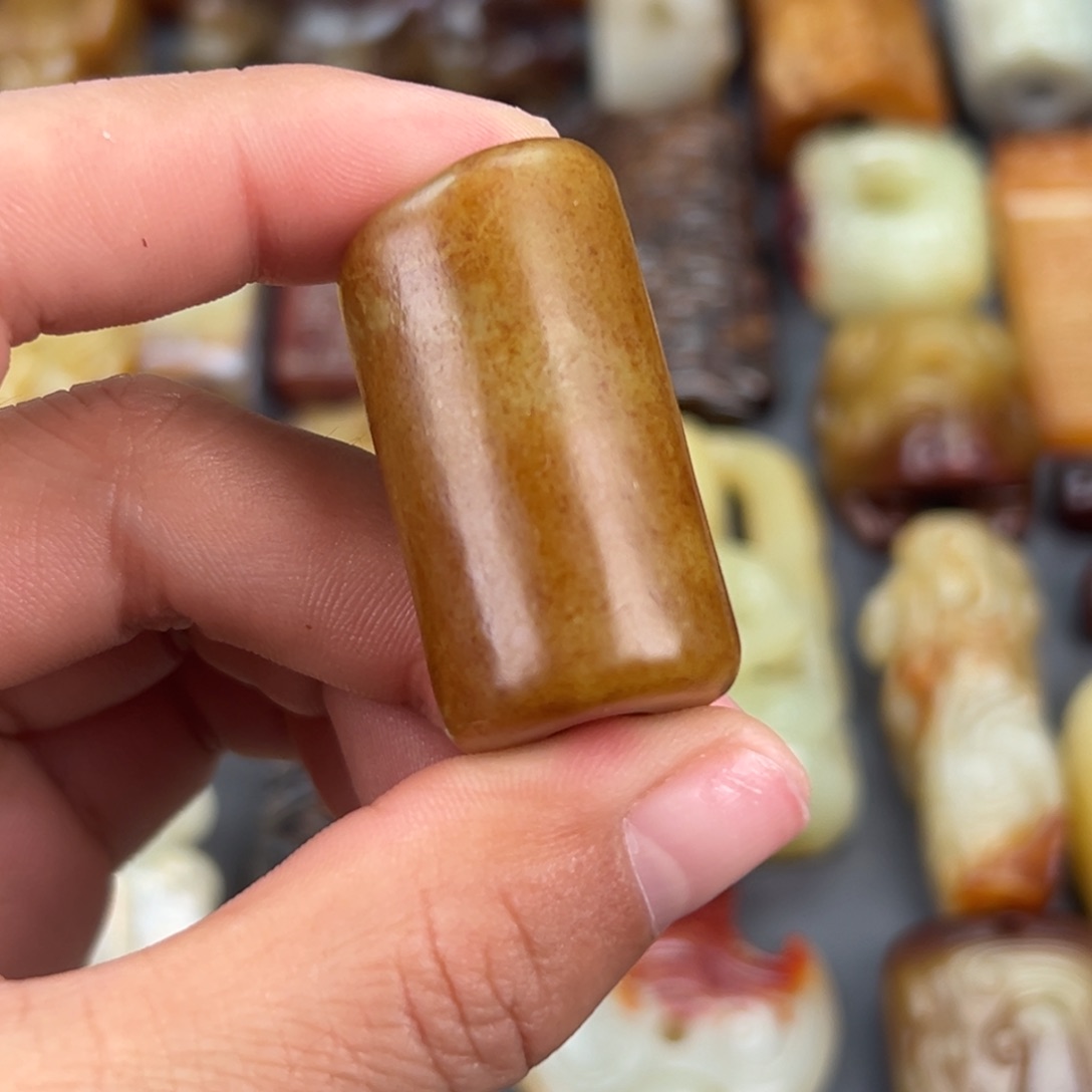 和田玉（糖玉）未镶嵌颈饰