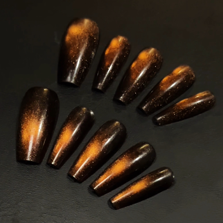 秋冬琥珀鎏光黑色橘光火烧云落日追光猫眼中长甲穿戴式美甲10片装