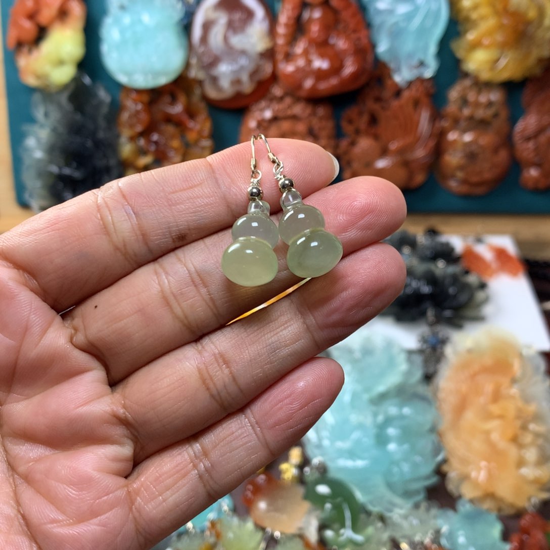 蛇纹石玉耳坠未镶嵌