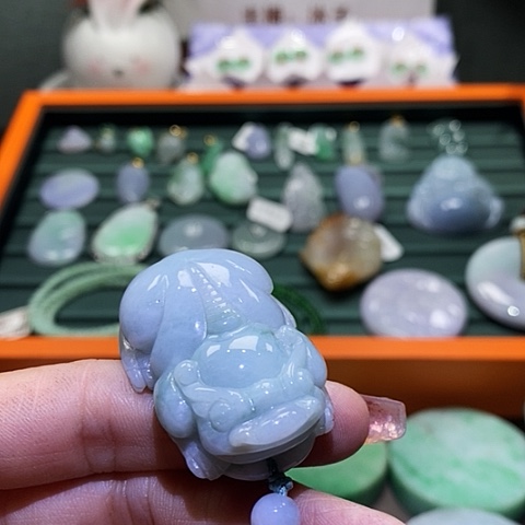 翡翠颈饰未镶嵌貔貅