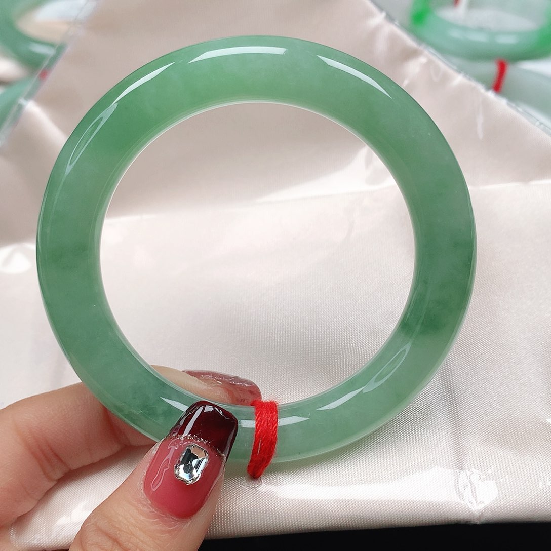 翡翠手镯（圆镯）未镶嵌天然翡翠手镯52