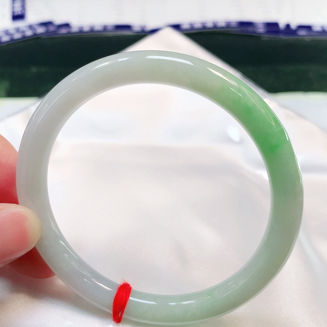 翡翠未镶嵌手镯（圆镯）37号