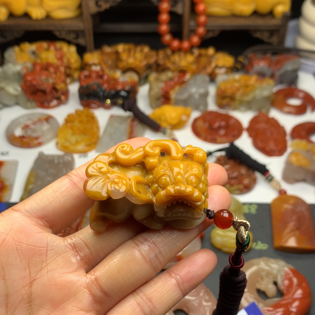 石英质玉（黄龙玉）挂件未镶嵌