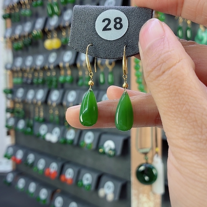 和田玉18K金镶嵌耳饰