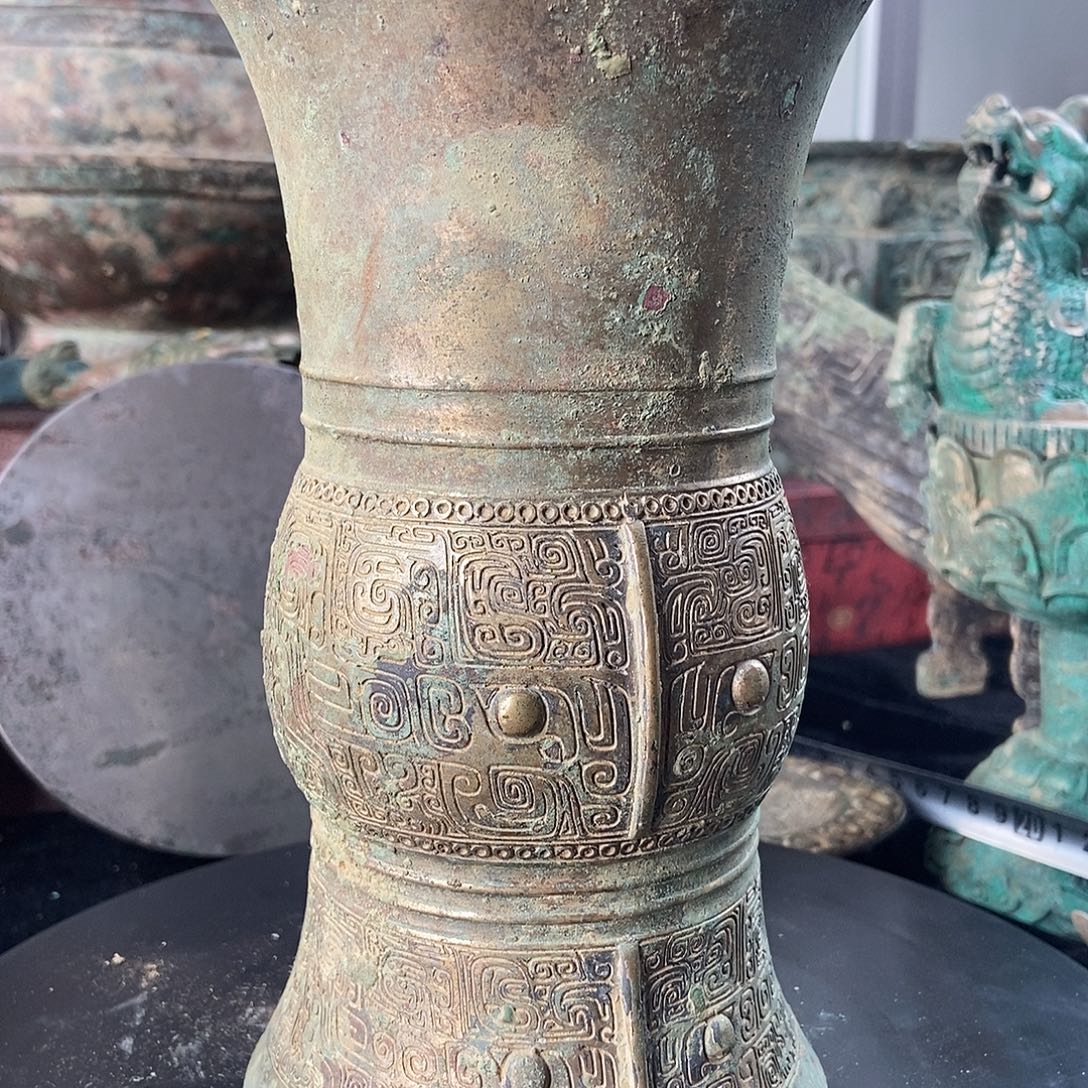 青铜铸满工青铜樽