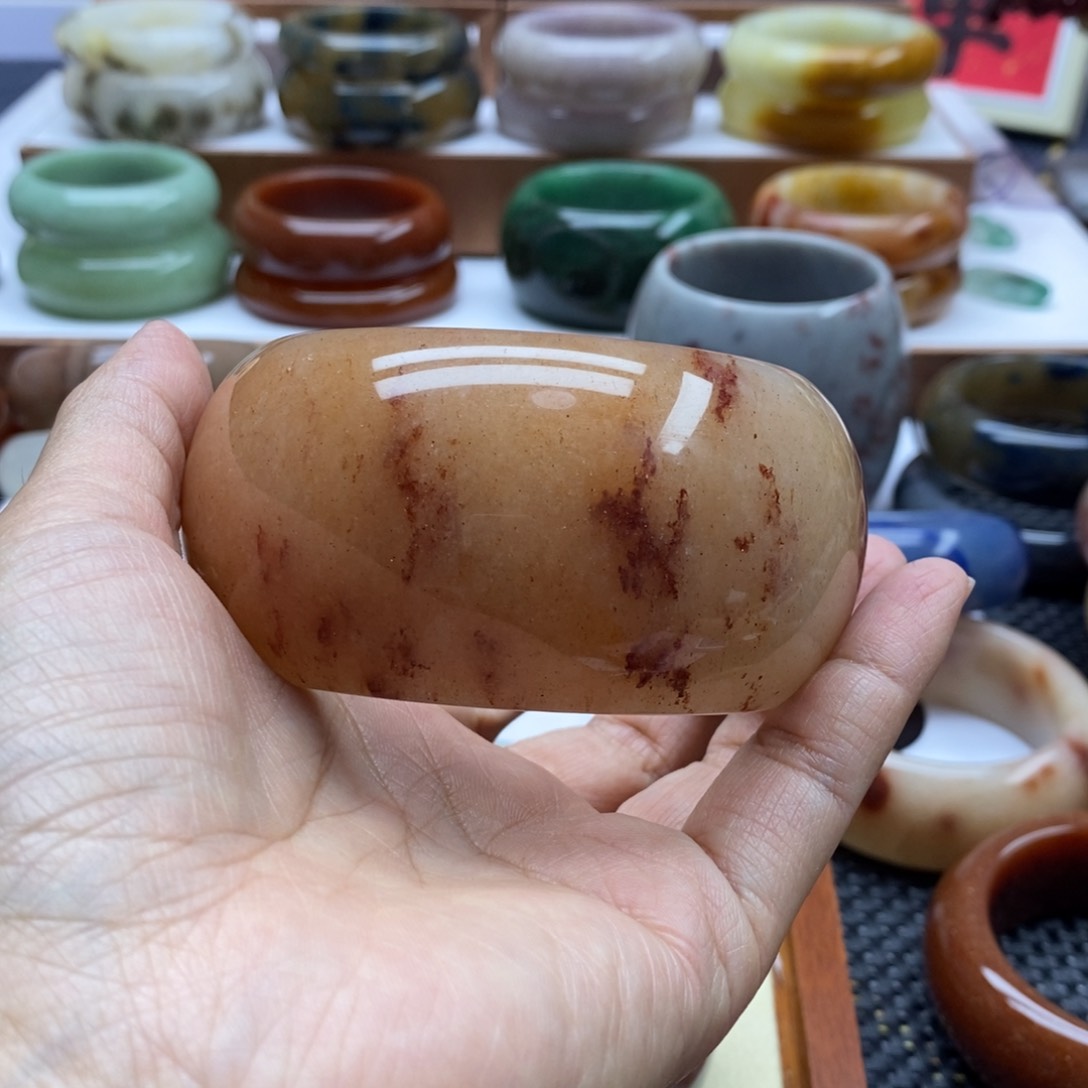 石英质玉手镯未镶嵌女****8