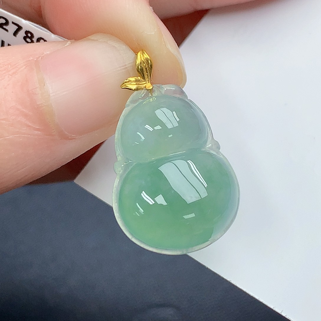 颈饰18K金镶嵌翡翠