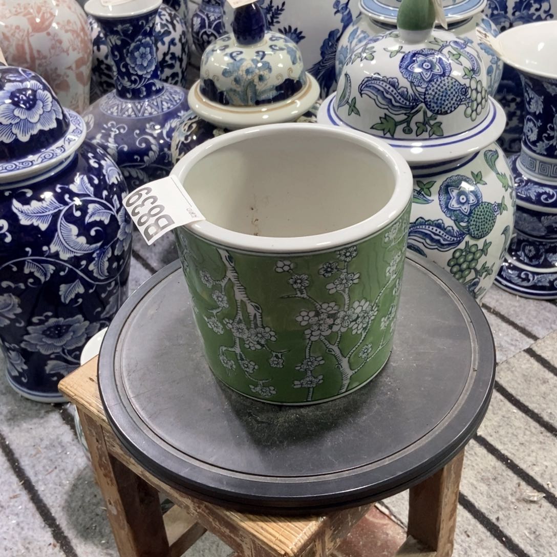 摆件花瓶手绘釉下彩