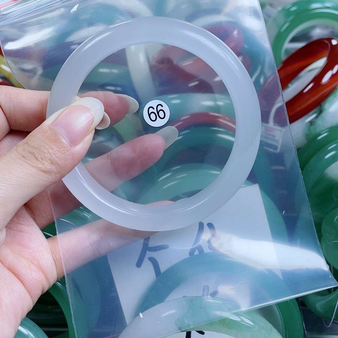 【闪购商品】石英质玉颈饰未镶嵌63