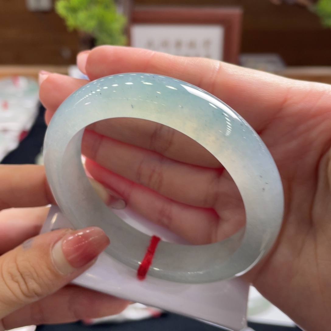 翡翠手镯未镶嵌57.1正