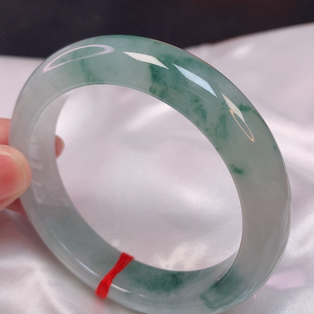 翡翠手镯未镶嵌56+ 翡翠手镯