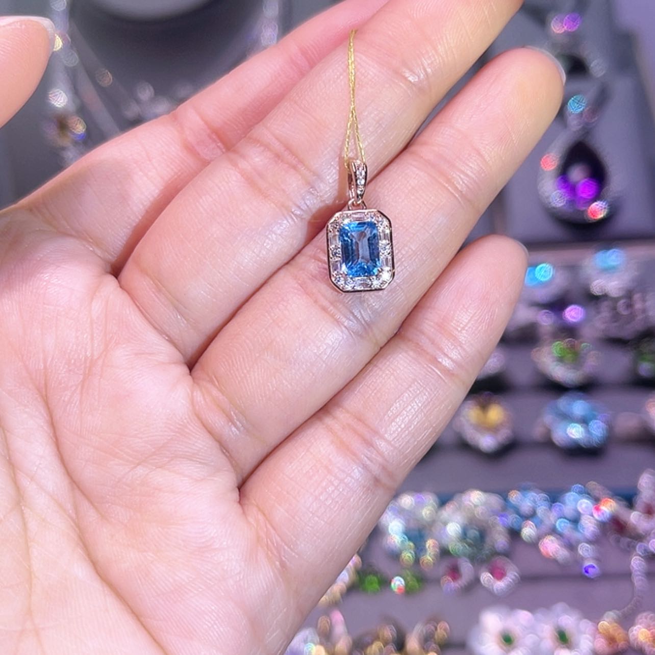 【闪购商品】托帕石吊坠(赠链)银S925镶嵌