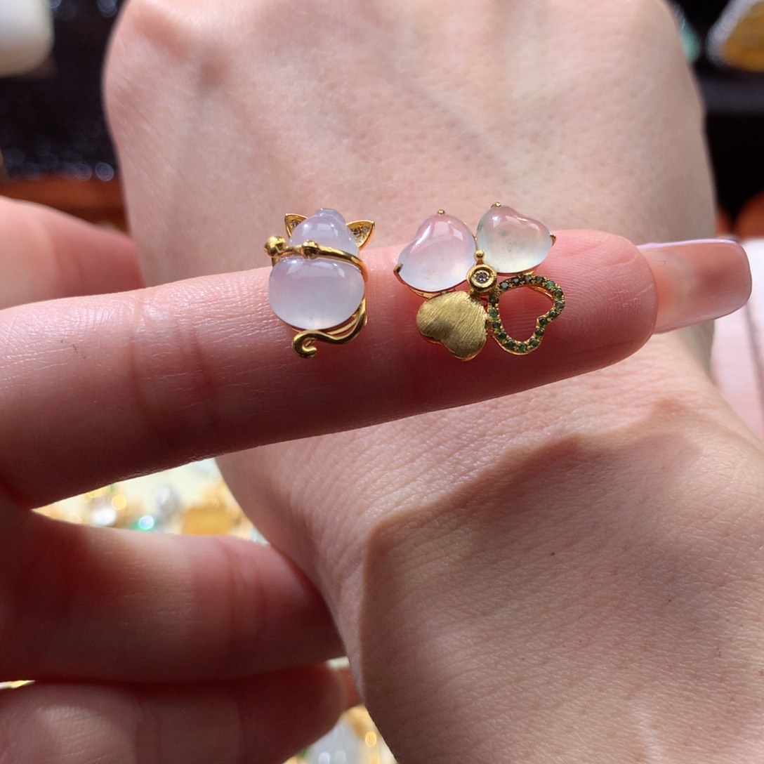 翡翠18K金镶嵌颈饰琳***?翡翠