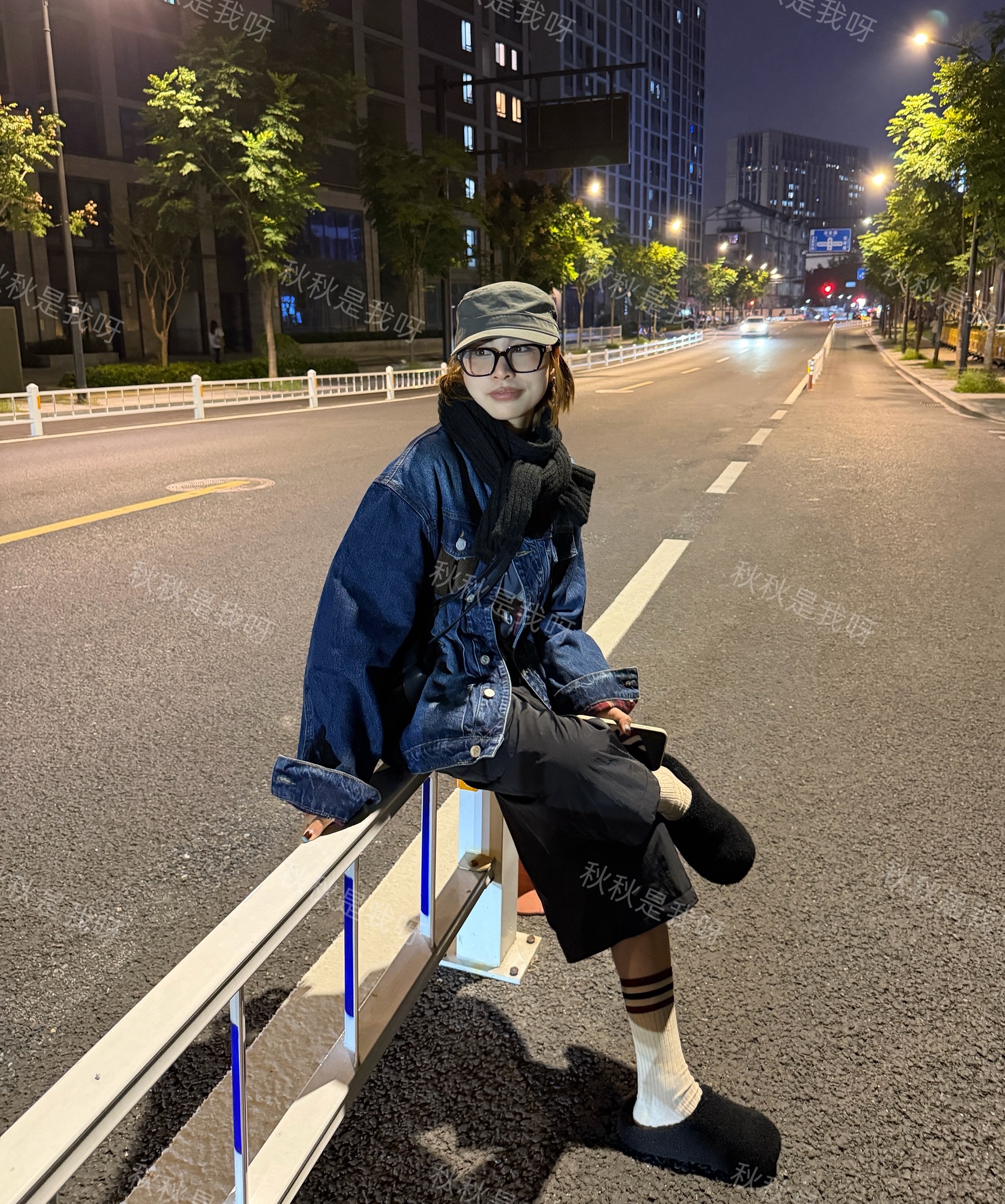 MING.DONG【牛仔外套】背后刺绣.口袋灯芯绒设计.小众洋气款.女秋冬