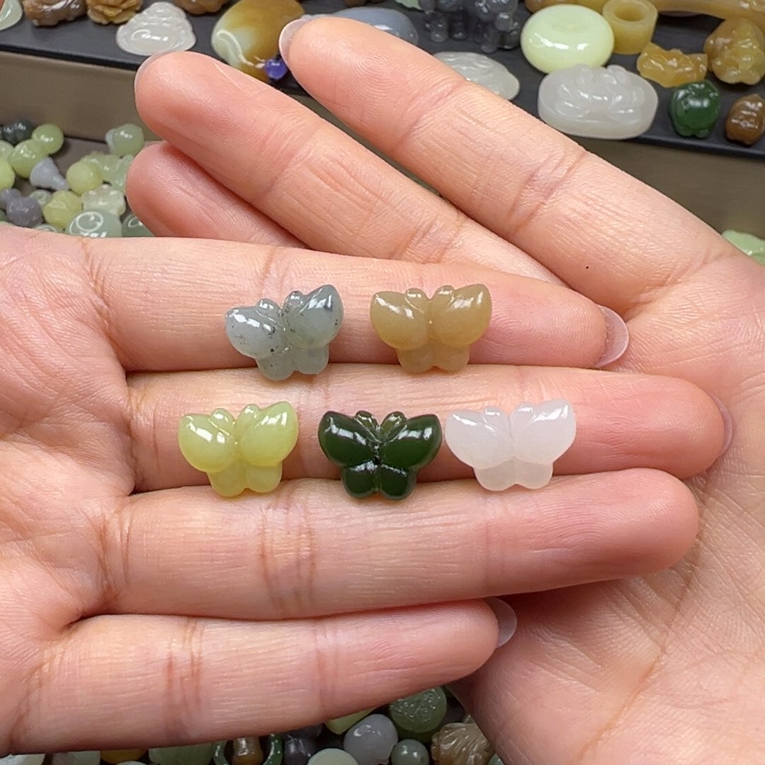 和田玉未镶嵌颈饰98一个多样性发其一