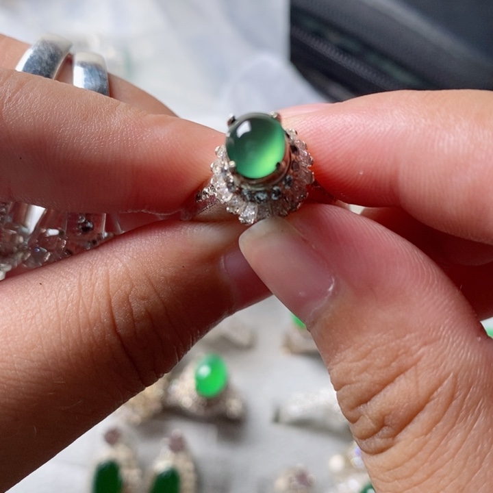 翡翠戒指未镶嵌翡翠冰种