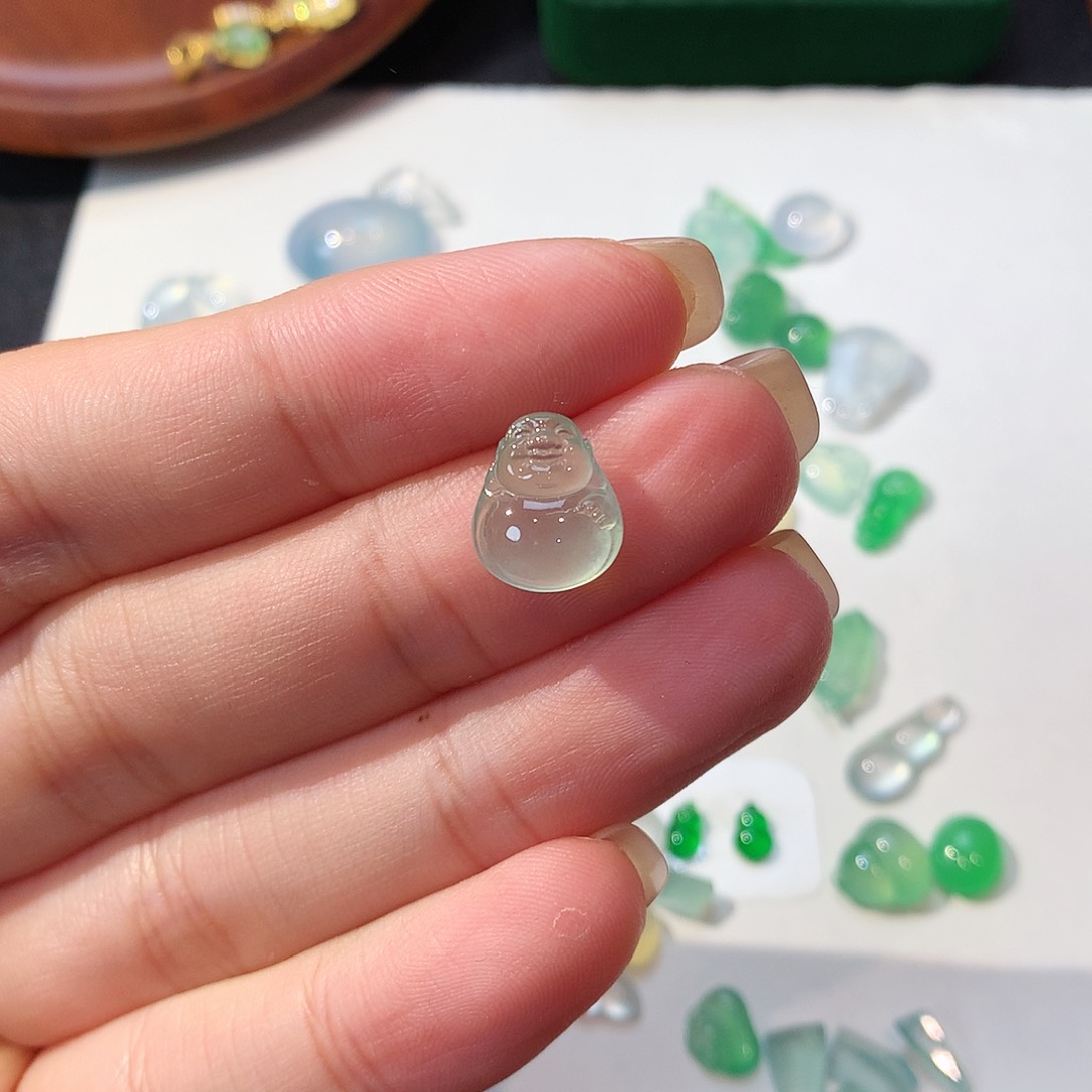 【闪购商品】翡翠裸石高冰晴底厚庄宝宝佛