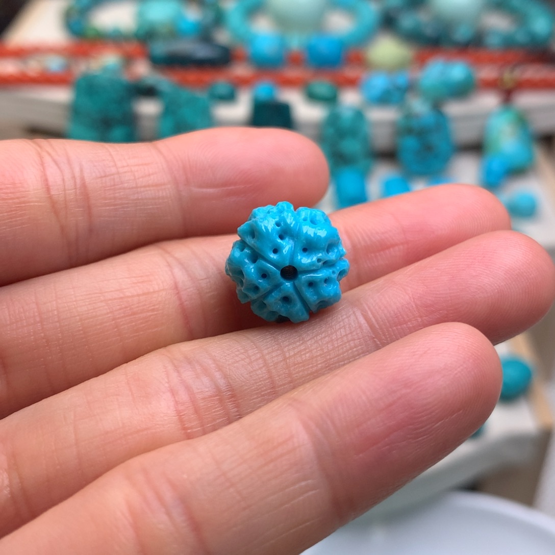 绿松石未镶嵌珠宝奇石