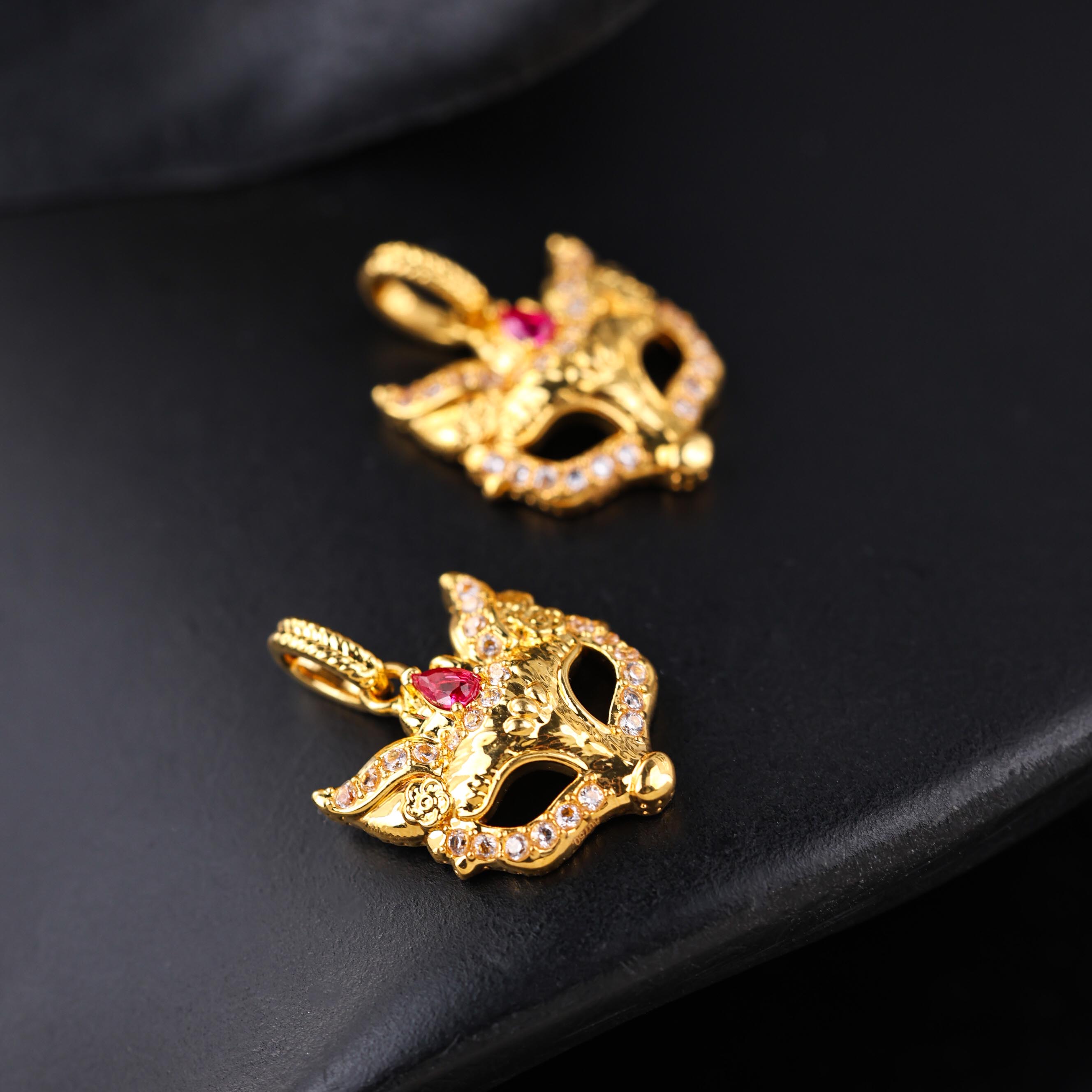 【举石臻选】TA01-1331-212个性吊坠18k（一件/多样性发）H