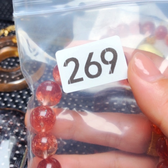 金***姐未镶嵌颈饰水晶吊坠