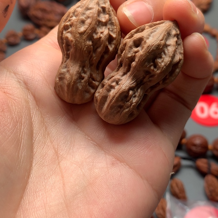 泽***时文玩核桃手串667异型