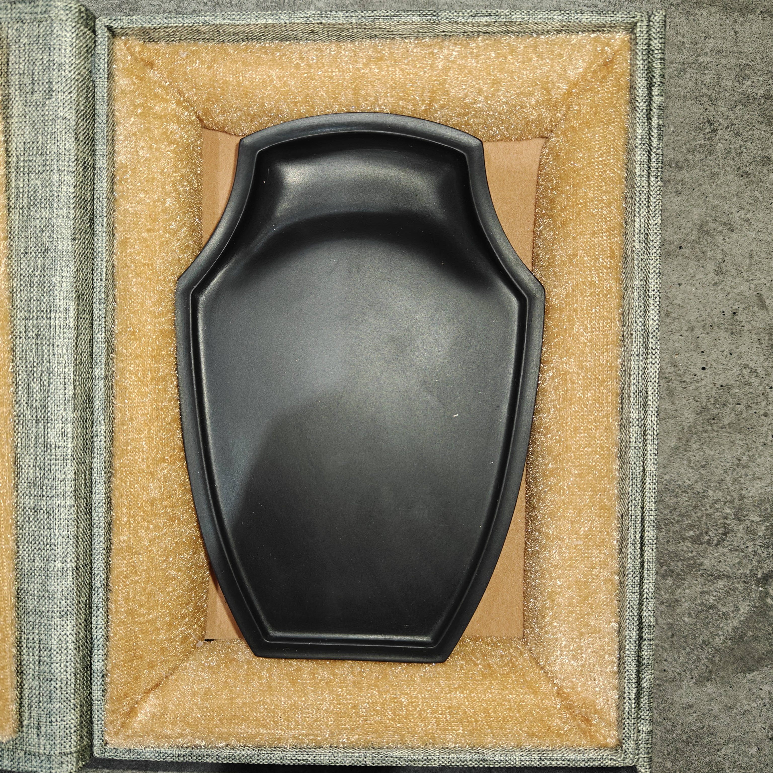 精品歙砚“花瓶砚”黑龙尾14.5X10X2.5带礼盒（一方）