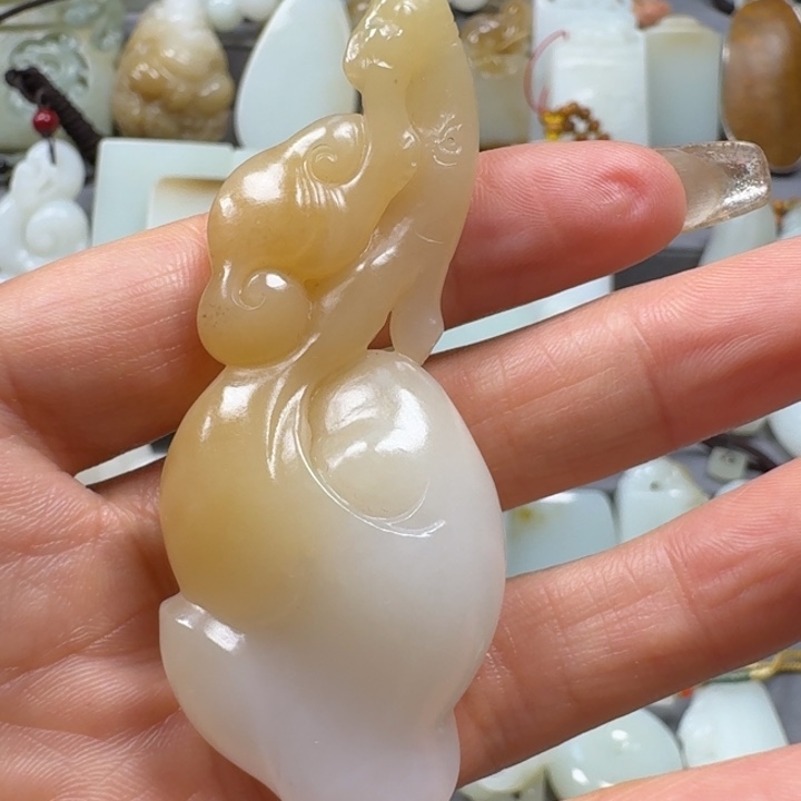 和田玉颈饰未镶嵌