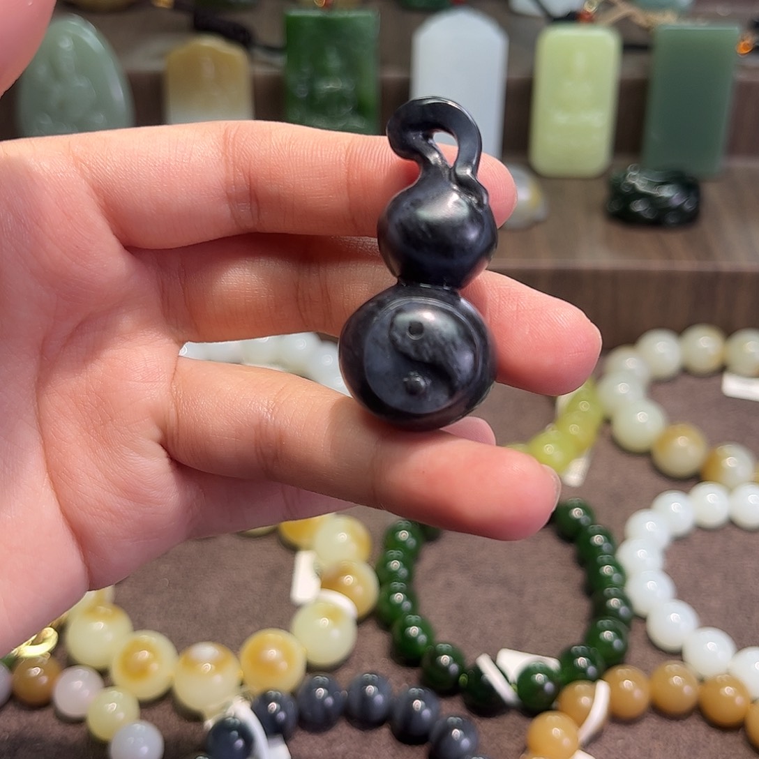 和田玉未镶嵌手串