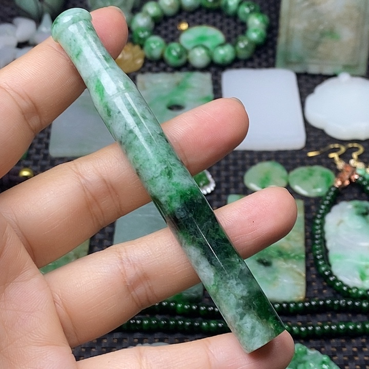 翡翠未镶嵌颈饰缅甸天然翡翠烟嘴